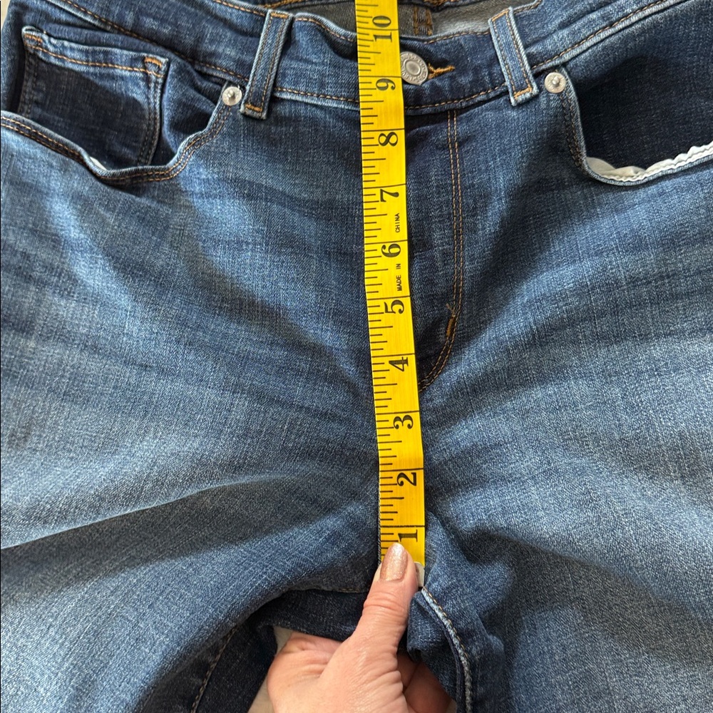 Levi's Classic Bermuda Medium Blue Denim Shorts - Picture 6 of 7